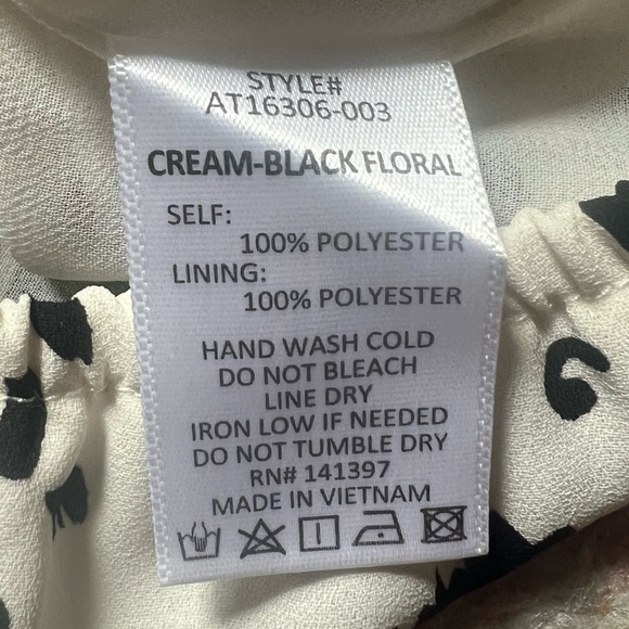 ASTR The Label Black&White Floral Blouse - Picture 7 of 7